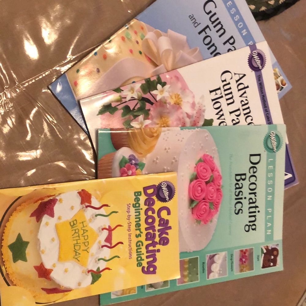 Set of Wilton cake decorating books